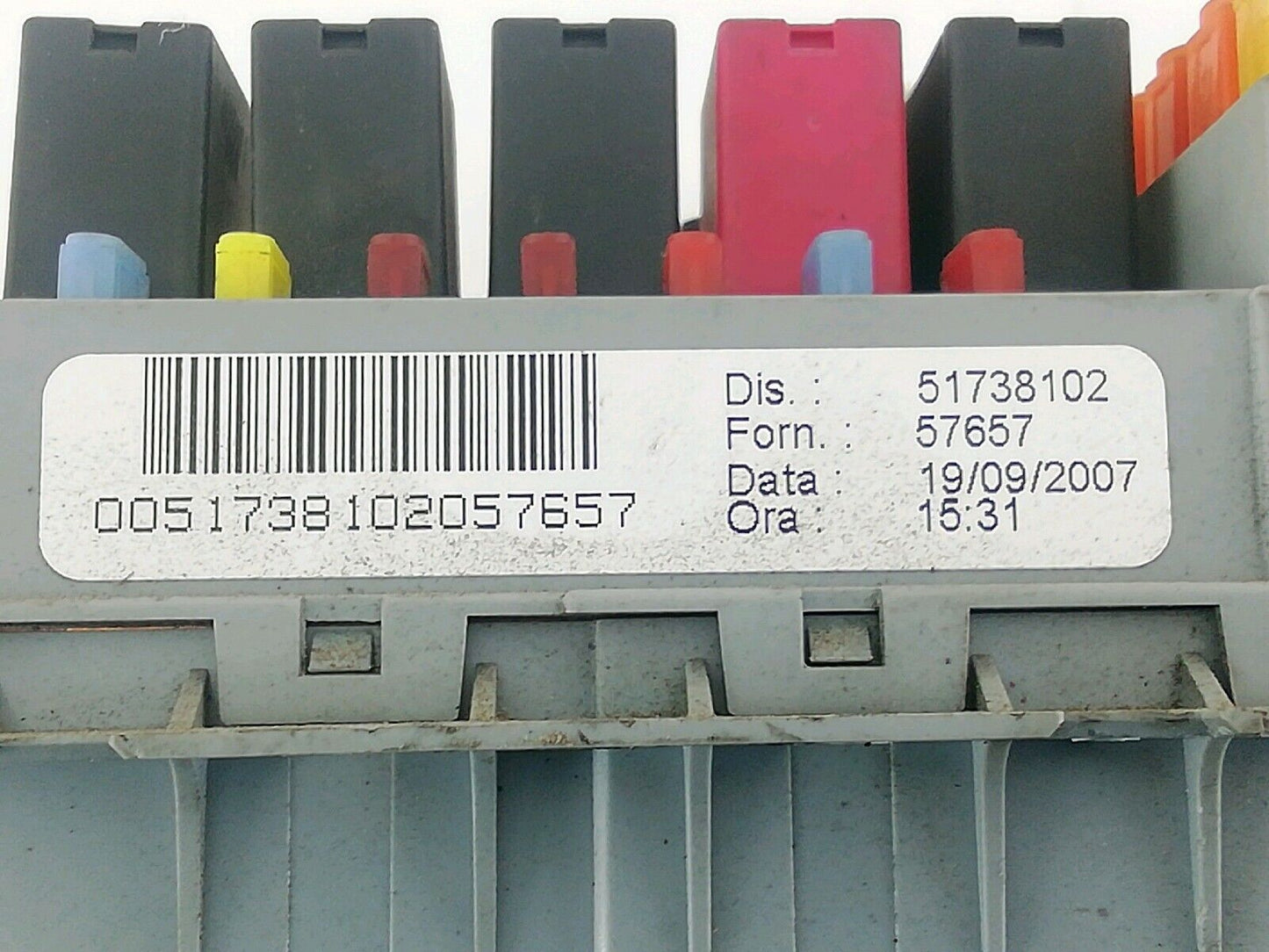 Scatola porta fusibili fiat croma 1.9 mjtd ( 2005 > 2011 ) 51738102