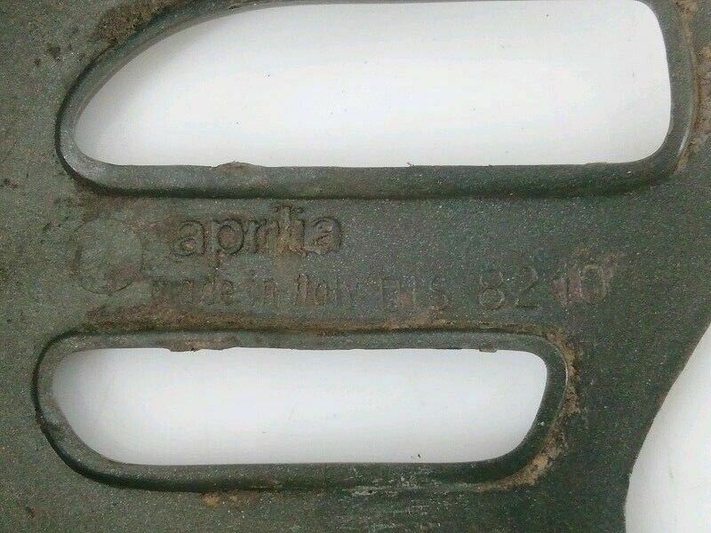 COPERCHIO PROTEZIONE PIGNONE APRILIA PEGASO 650 cc (1991 - 1996) ORIGINALE