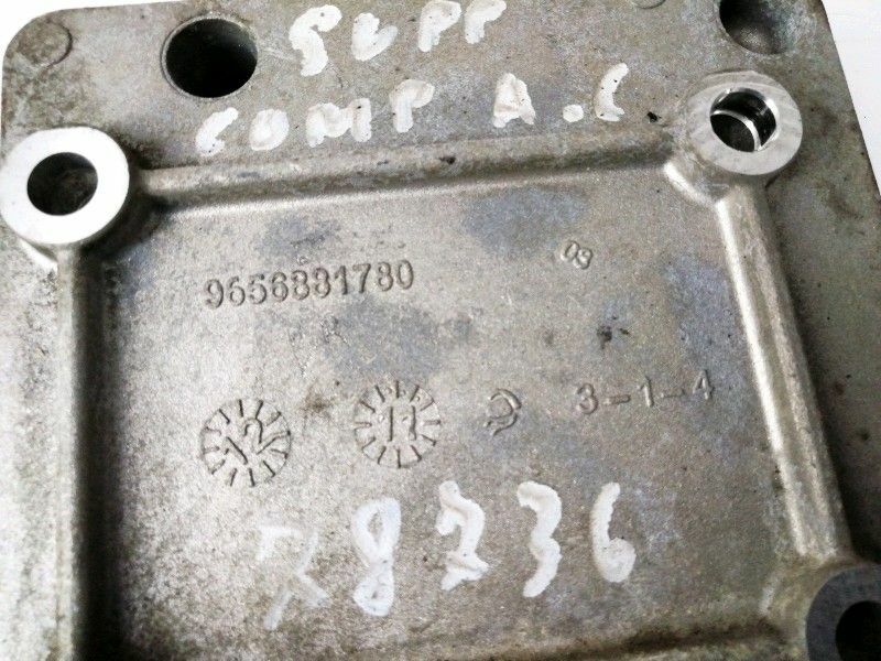 Supporto compressore aria condizionata peugeot 206 + plus (2009 in poi)