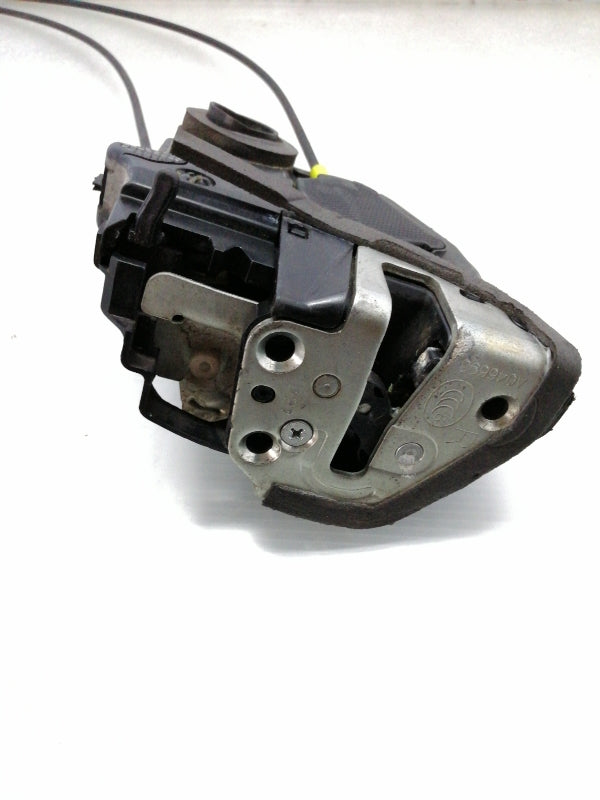 Serratura porta posteriore destra toyota auris ( 2007 > 2012 ) 6905002180