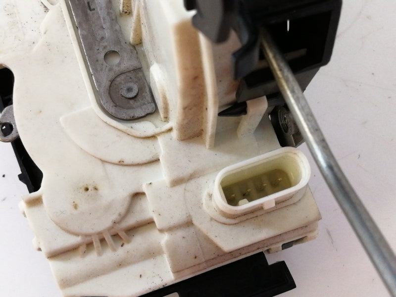 Serratura porta anteriore sinistra mercedes classe a w176 (2013)