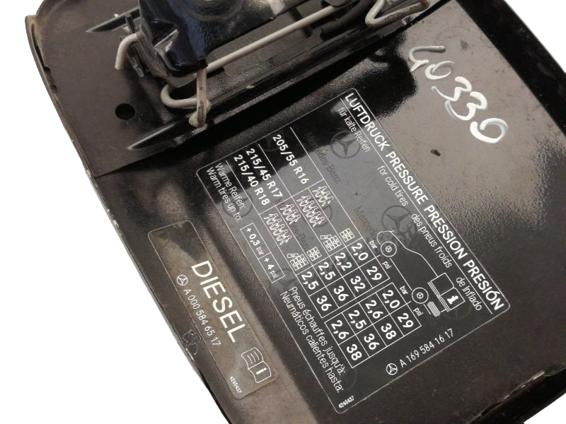 Sportello carburante mercedes classe b w245 ( 2009) sportellino nero