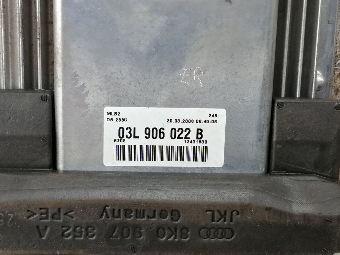 Centralina Iniezione AUDI A4 8K2 2.0 Diesel Motore CAG