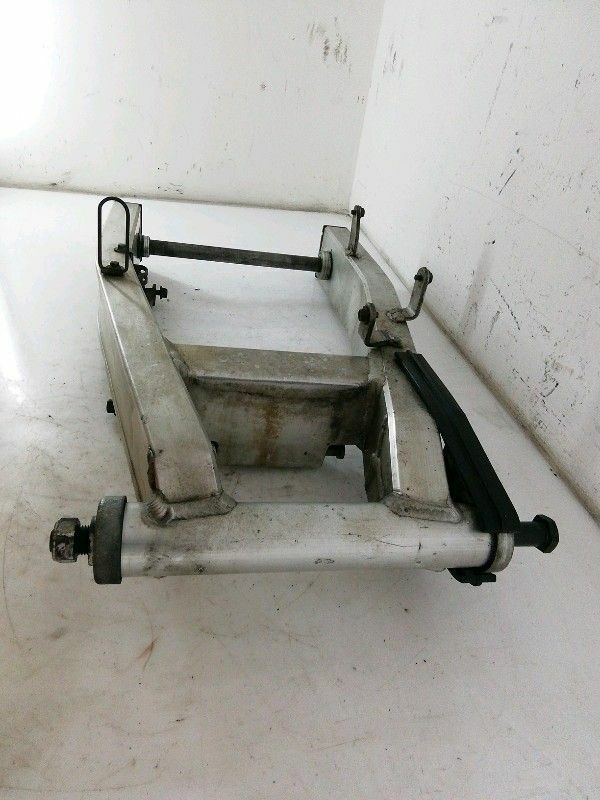 Forcellone posteriore yamaha fzs fazez 600 cc ( 1998 > 2004 ) completo