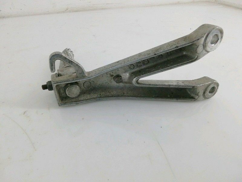 STAFFA SUPPORTO PEDANA SINISTRA YAMAHA YZF R6 (2000 - 2003) POSTERIORE - ORIG.