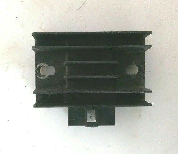 Regolatore tensione piaggio vespa 125 et4 ( 2002 > 2006 ) originale