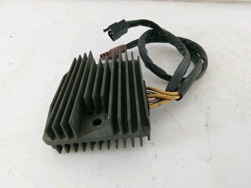 Regolatore di tensione piaggio vespa gts 250 ( 2005 > 2012 ) sh689jb