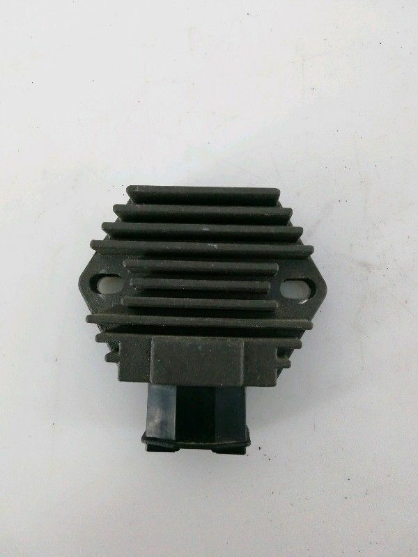 Regolatore di tensione honda dylan 125 cc (2002 > 2006) originale