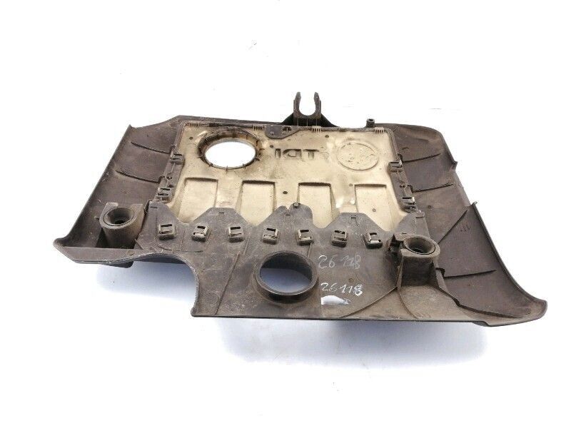 Coperchio motore volkswagen golf 5 - 1.9 tdi (2006) 03g103925aa