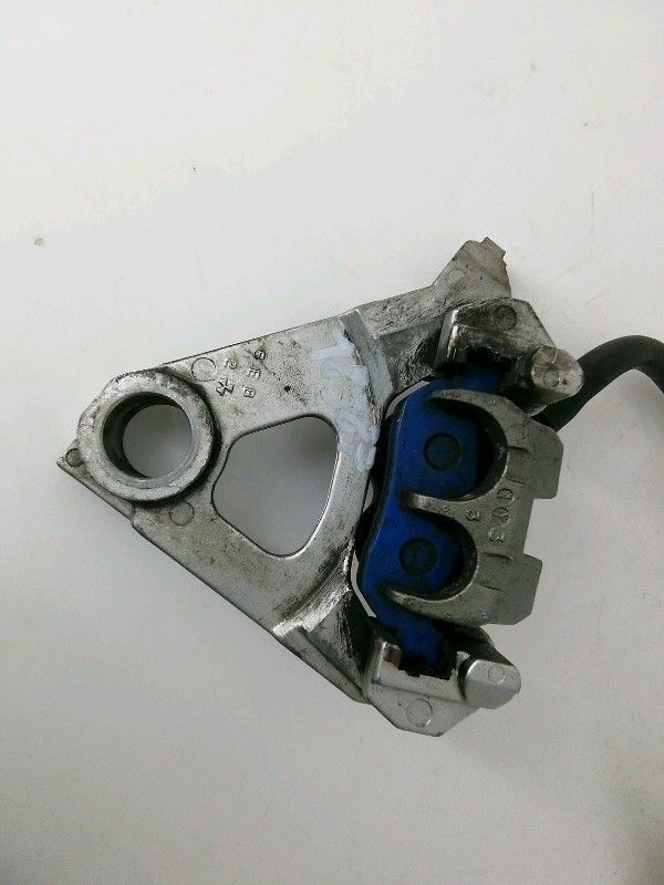 Impianto frenante posteriore yamaha yzf r6 - 600 cc (2000 > 2003) pinza