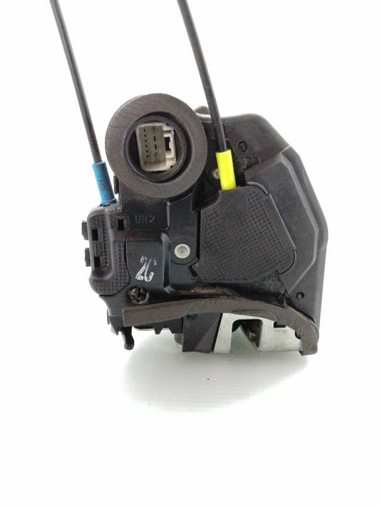 Serratura porta posteriore destra toyota auris ( 2007 > 2012 ) 6905002180