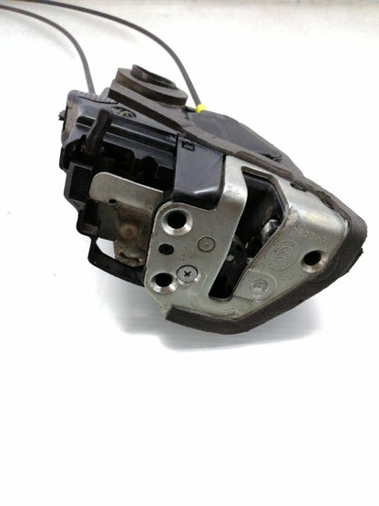 Serratura porta posteriore destra toyota auris ( 2007 > 2012 ) 6905002180